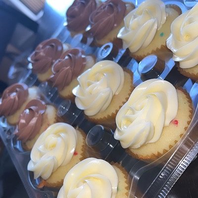 Dozen Cupcakes - No filling  