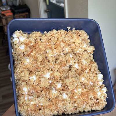 Toasted Coconut Rice Krispie Treat (6ct)
