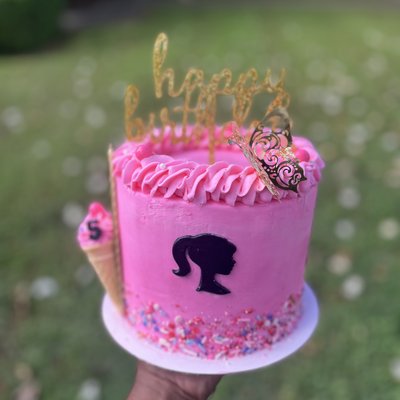 8 inch cake (Round or heart) 