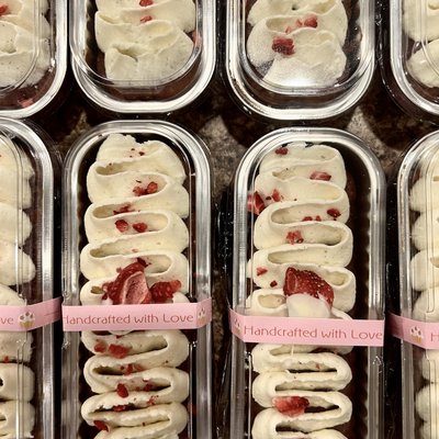 Strawberry White Chocolate Loaf Cake