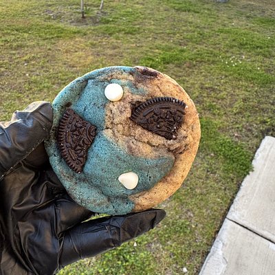 Cookie Monster x Cookies & Cream 