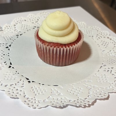 Red Velvet Cupcakes 6 Pack 