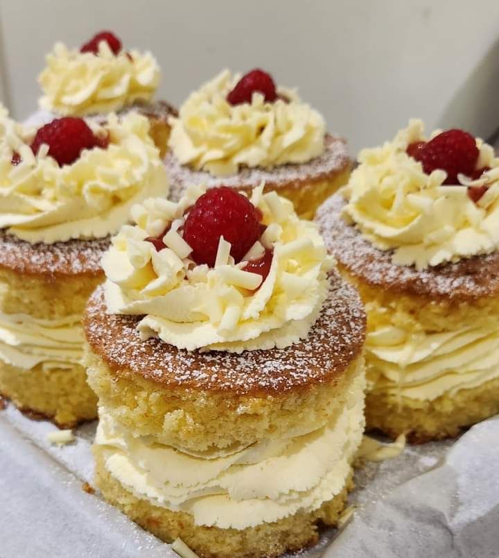 Victoria Cream Cakes