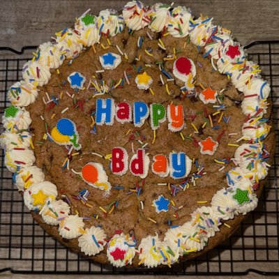 Circle Cookie Cake (9 Inch) 