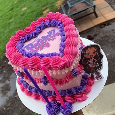 6” Heart Cake (10-15 Servings) 