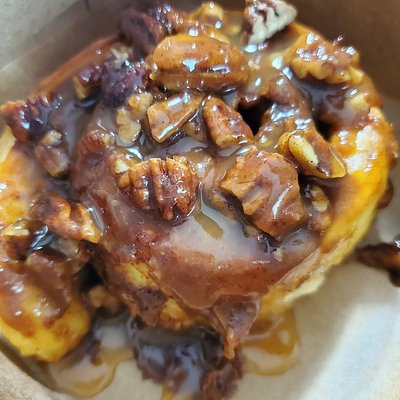 4 Pk JUMBO Caramel Pecan Sourdough Cinnamon Rolls 