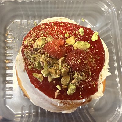 Raspberry Pistachio Cinnamon Roll