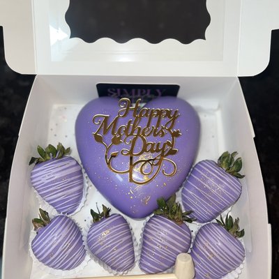 Breakable Heart + 6 Strawberries
