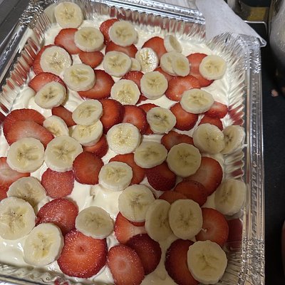 Large Strawberry Banana Pudding 