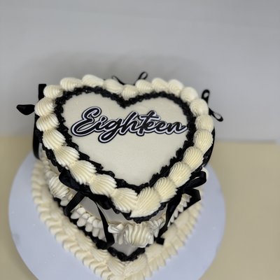 Heart Vintage Cake 