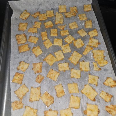 Sourdough 'Cheez-Its' Crackers 