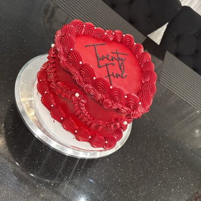 8 inch heart cake 
