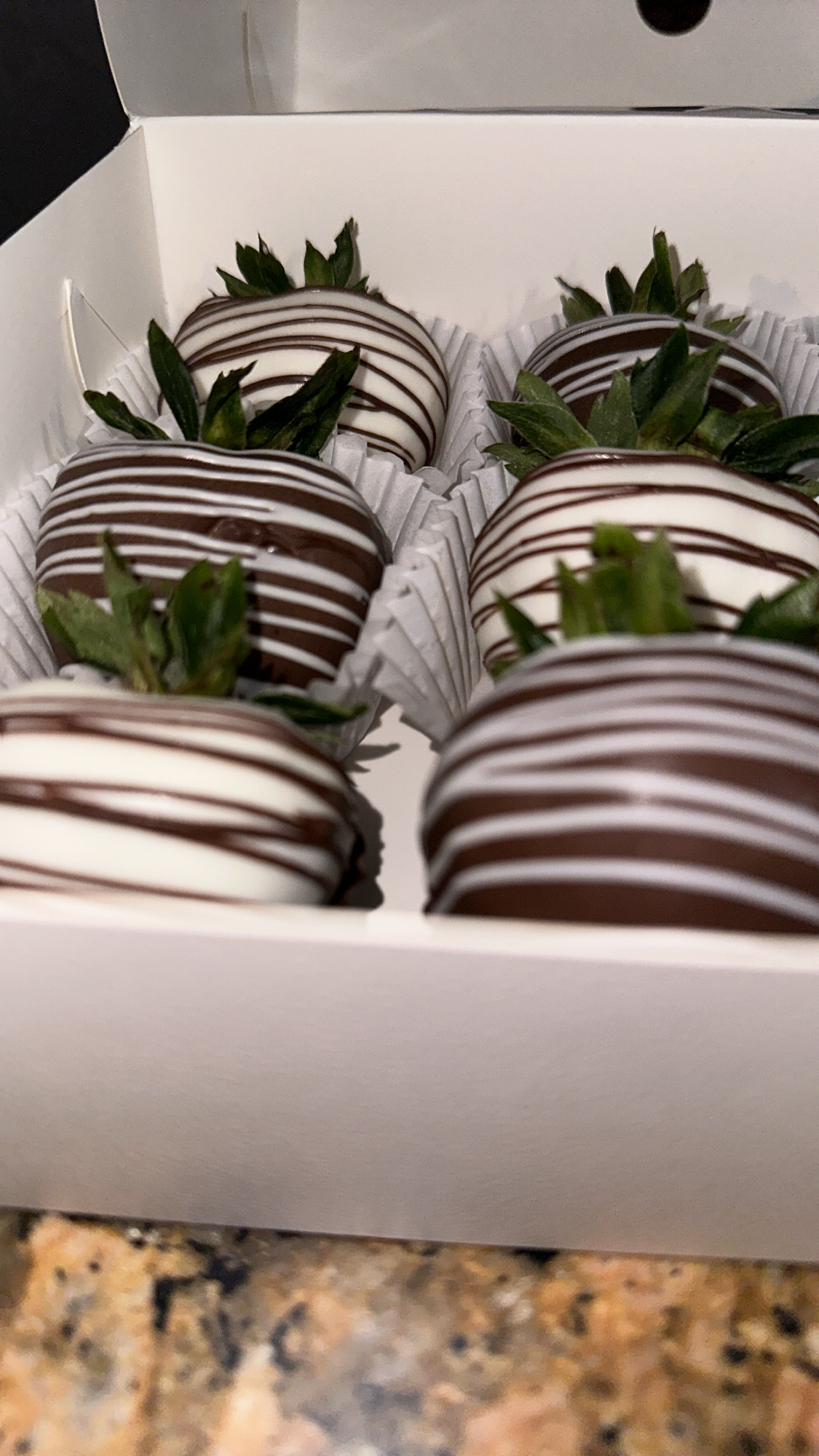 Classic Chocolate Covered Strawberries Box