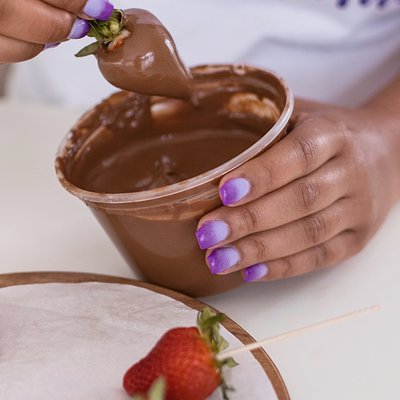 Monogram Dessert Box - Chocolate Covered strawberries 