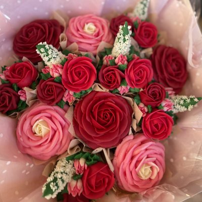 Deluxe 12 Cupcake Bouquet