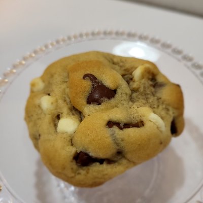 Chocolate Chip Cookie