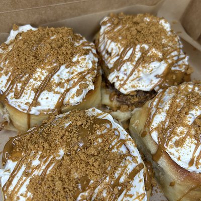 Cookie Butter Cinnamon Roll 4pk