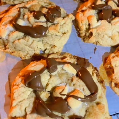 S’mores Stuffed Cookies 