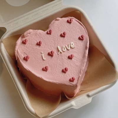 4” Heart Cake❤️ (Serves 2-4)