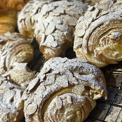 Croissant Aux Amandes
