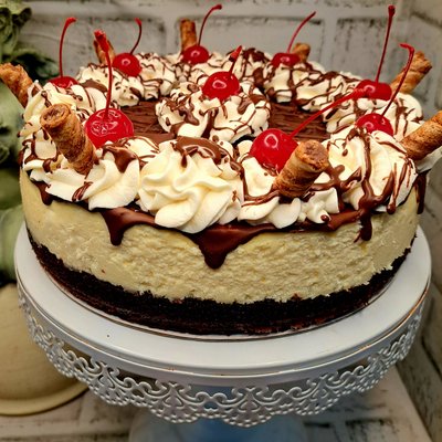 Brownie Fudge Sundae 9 Inch Cheesecake