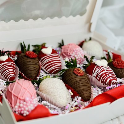 Gourmet Chocolate Dipped Strawberries, Variety Box (Valentine )