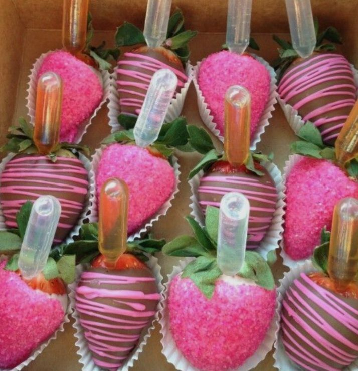 Boozy Strawberries 