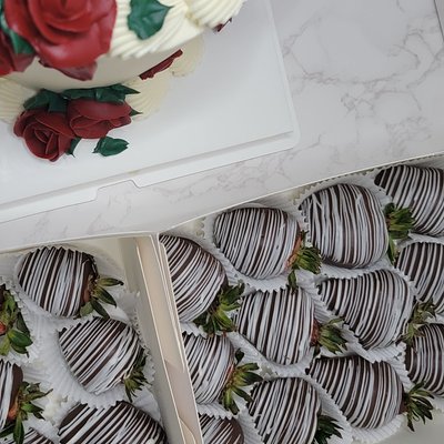 Chocolate Covered Berries (Per Dozen)