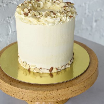 Sweet Amaretto Cake