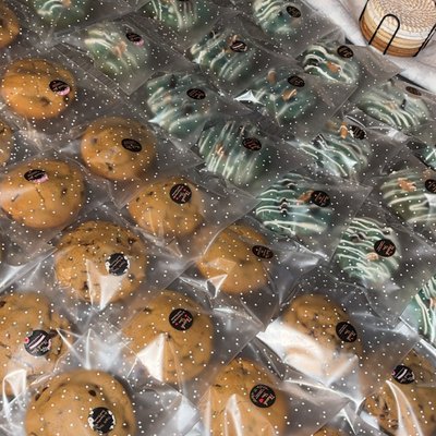 1 Dozen Cookies