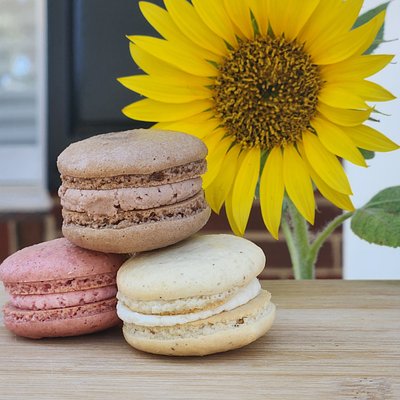 NEOPOLITAN French MACARONS