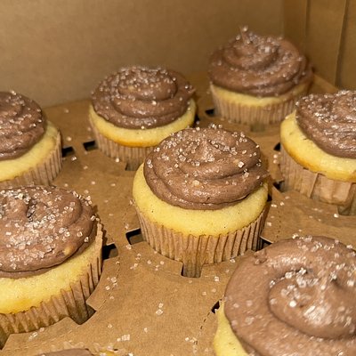 Dozen Cupcakes 