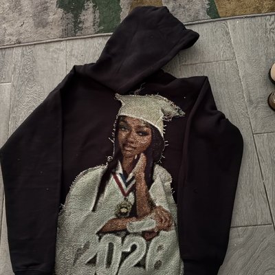 Tapestry Piece x Hoodie
