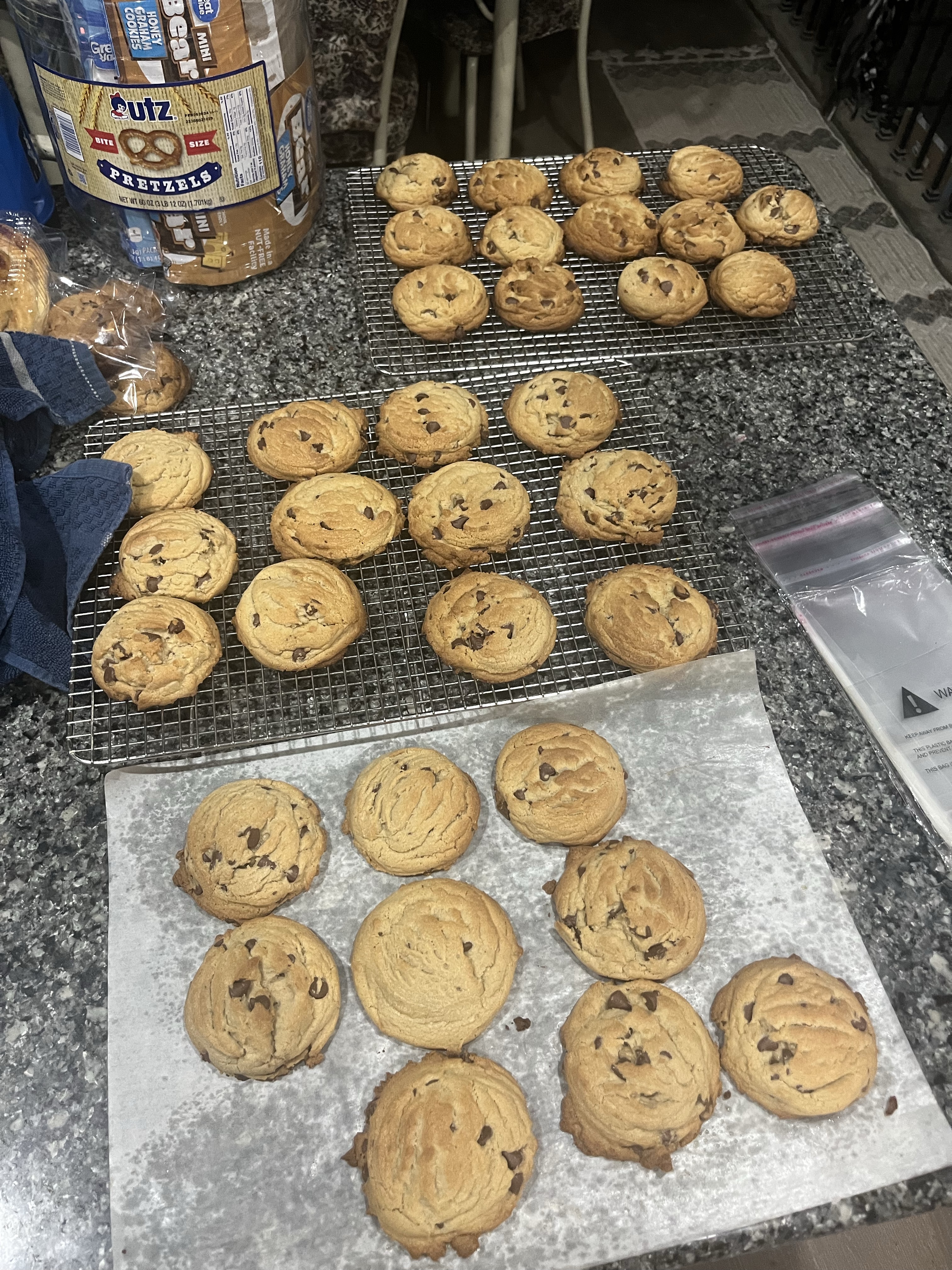 Copycat Crmbl Chocolate Chip Cookies Dozen
