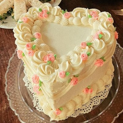 Vintage Heart Cake 