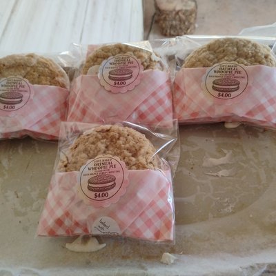 Oatmeal Whoopie Pies With Cream Cheese Filling 