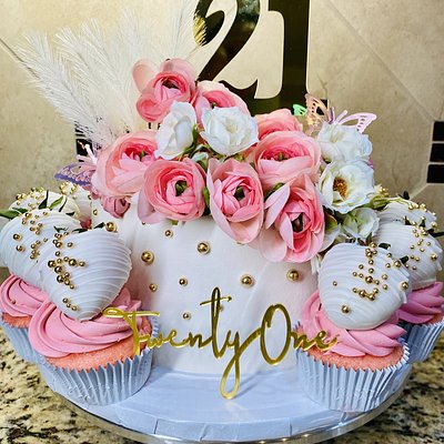 Custom Cakes 