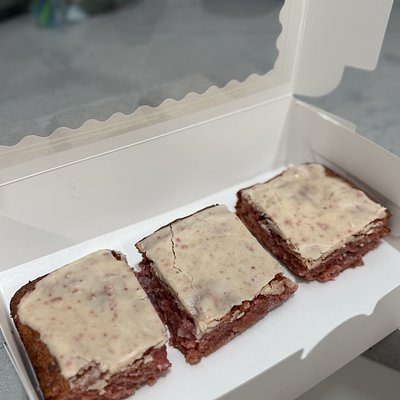 Strawberry Brownies (Box of 3, 6 or 9)