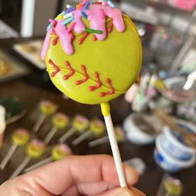 Softball Cakepops (Regular-size)
