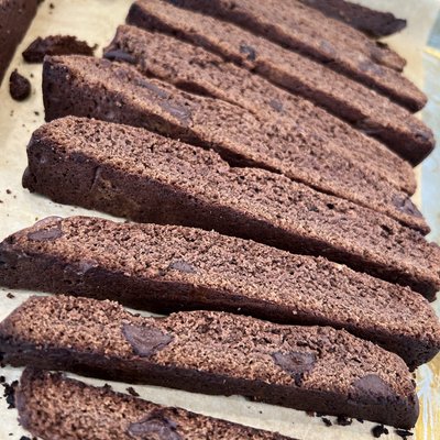 Chocolate Biscotti (12 Cookies)