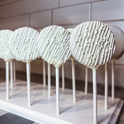 (12) Dozen Classic Cake Pops