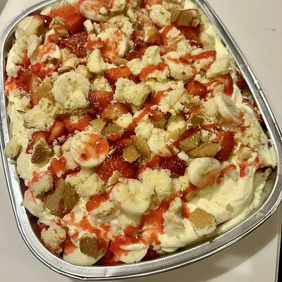 Strawberry Banana Pudding Cake