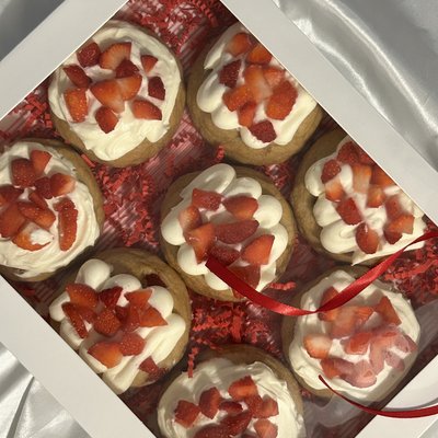 Strawberry Cookies (with or without cheesecake filling)