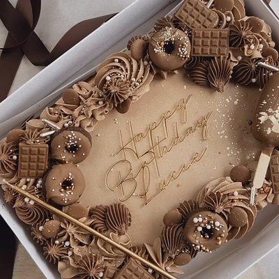 Half Sheet Cake (Feeds 30-40) 
