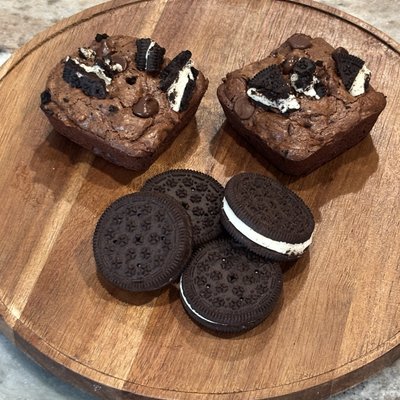 6 Large Oreo Filled Brownies