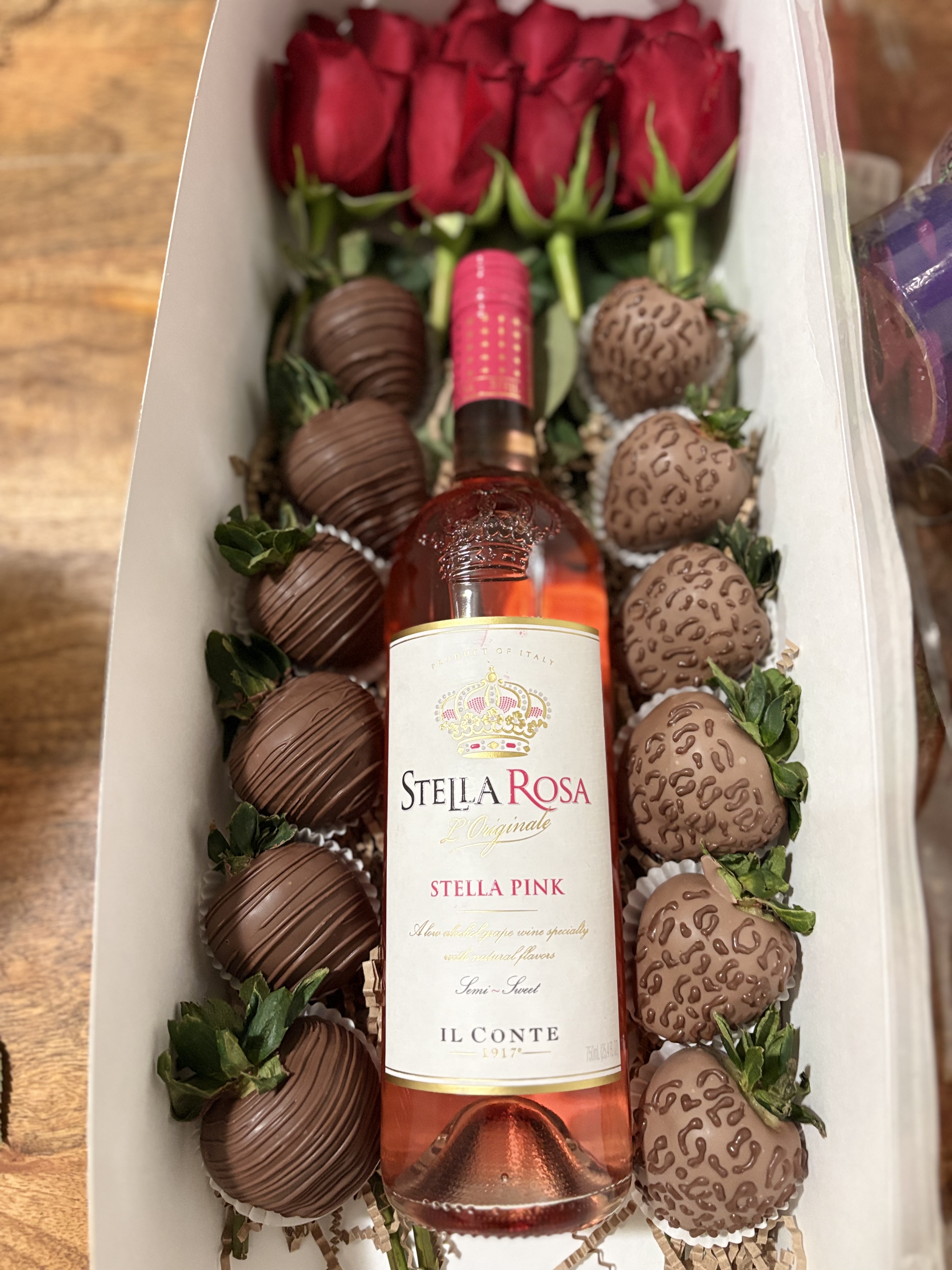  strawberry And Wine Rose Box