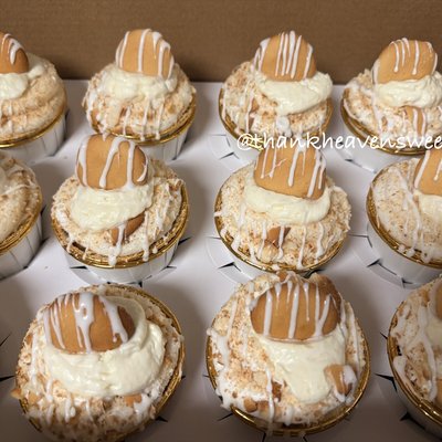 Dozen Cupcakes (Premium Flavors)