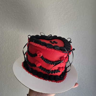 21 Heart Shaped Cake (6"2 Layer) 