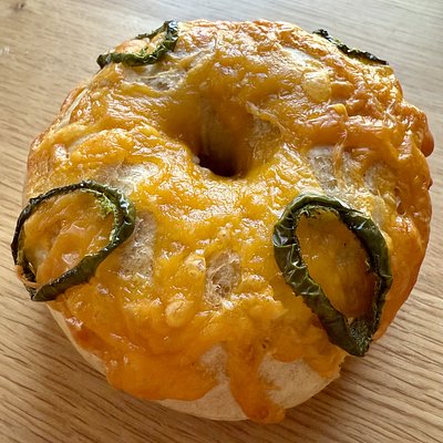 Jalapeño Cheddar Bagels
