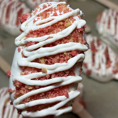 Strawberry Crunch Cake Pops